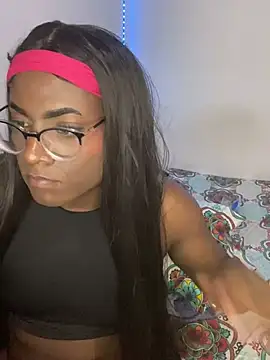 Snapshot of bigcrisblack chatting on 12/28/24, 07:22 bigcrisblack online show from 12/28/24, 07:22