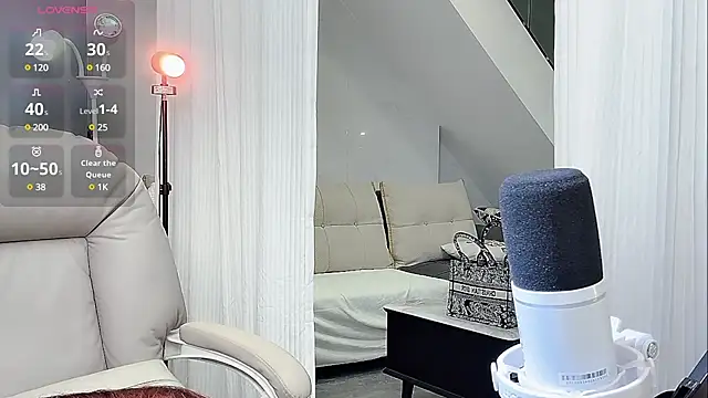 Snapshot of yoyo520- chatting on 02/22/25, 10:20 yoyo520- online show from 02/22/25, 10:20