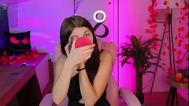 Hailey Green online show from 10/24/25, 09:33