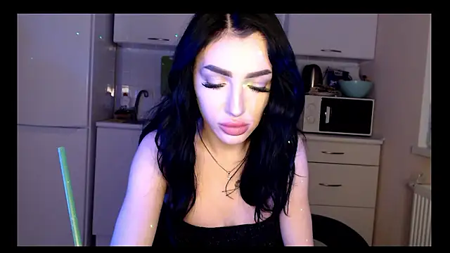 Snapshot of NancyLovee_ chatting on 12/04/24, 09:46 NancyLovee online show from 12/04/24, 09:46