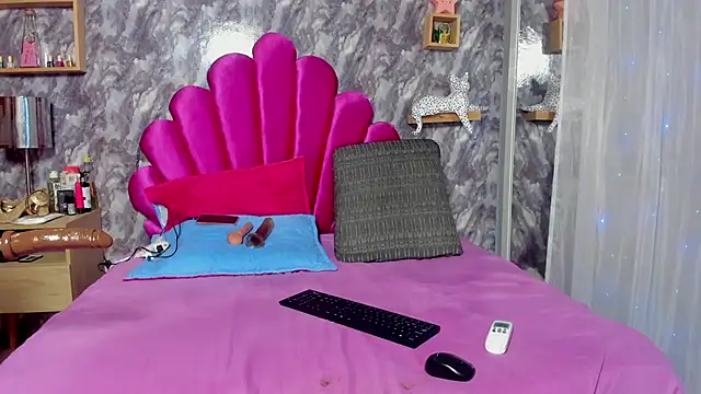 EMMAPARISS online show from 02/14/25, 06:40