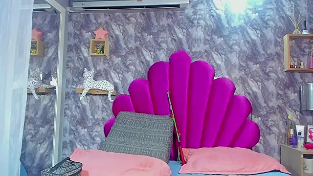 EMMAPARISS online show from 10/17/25, 11:57