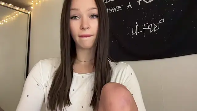 ur molly online show from 11/01/25, 06:04