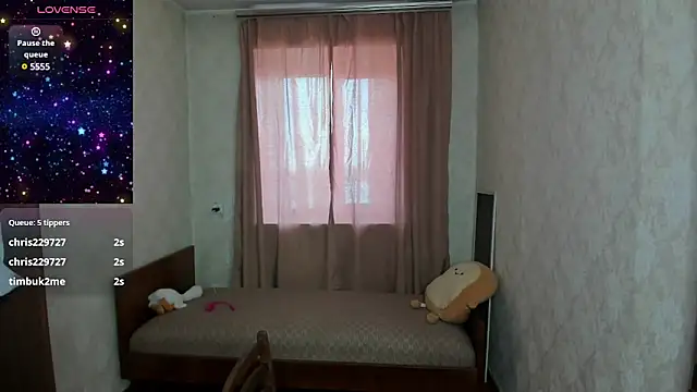 Snapshot of elis_gabbi chatting on 03/21/25, 04:06 elis gabbi online show from 03/21/25, 04:06