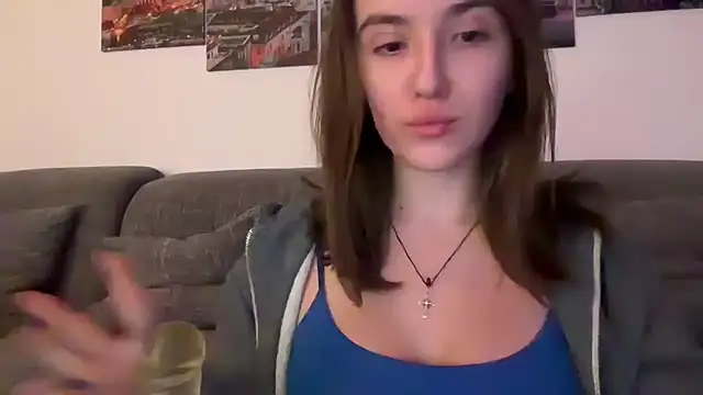 Snapshot of EmilyWi_ chatting on 11/12/25, 10:09 EmilyWi online show from 11/12/25, 10:09