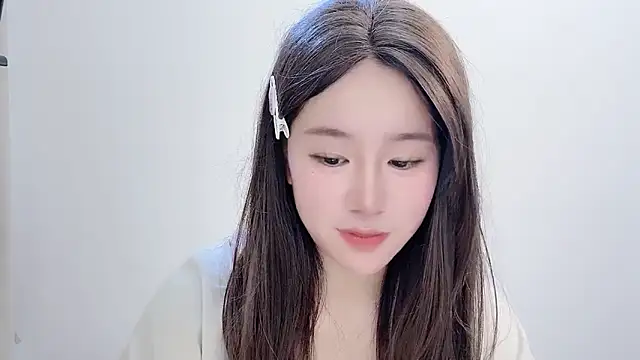 chloe-01 online show from 11/10/25, 04:11