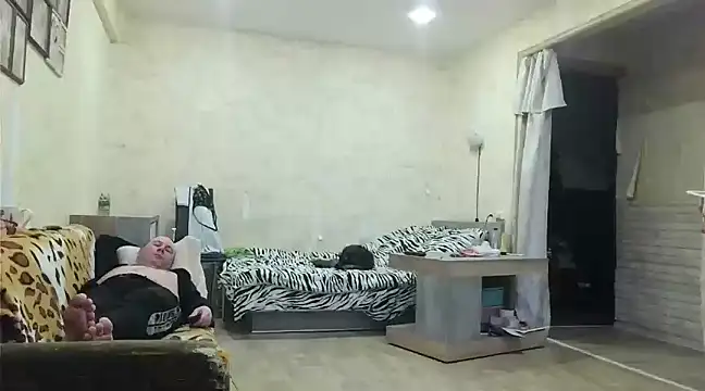 Snapshot of AgnichBan chatting on 03/01/25, 01:32 AgnichBan online show from 03/01/25, 01:32