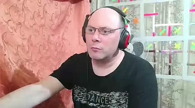 Snapshot of AgnichBan chatting on 03/18/25, 04:15 AgnichBan online show from 03/18/25, 04:15