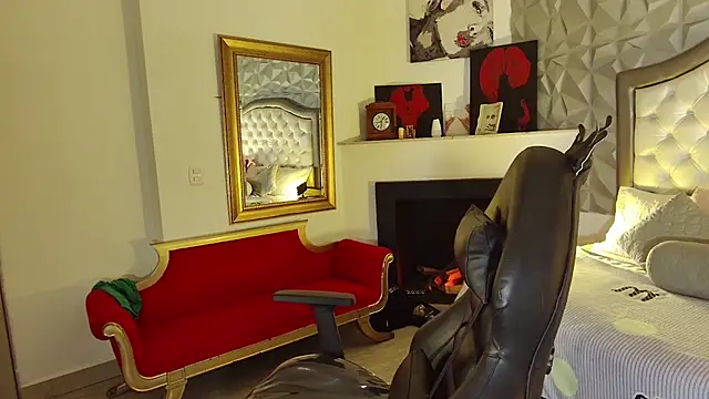 Snapshot of NattashaHotson chatting on 12/07/24, 03:47 NattashaHotson online show from 12/07/24, 03:47