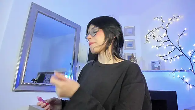 Snapshot of NattashaHotson chatting on 12/13/24, 08:09 NattashaHotson online show from 12/13/24, 08:09