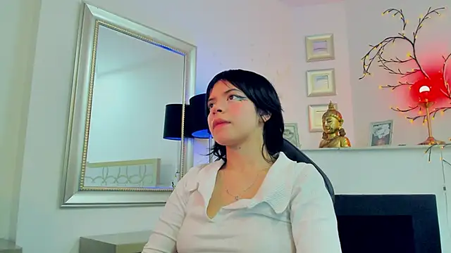 Snapshot of NattashaHotson chatting on 01/08/25, 10:15 NattashaHotson online show from 01/08/25, 10:15