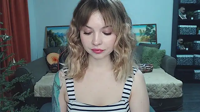 Snapshot of SYKE chatting on 01/04/25, 03:50 SYKE online show from 01/04/25, 03:50