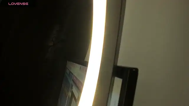 issa kitty online show from 10/28/25, 07:16