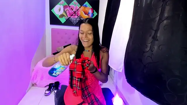 issa kitty online show from 11/15/25, 06:59