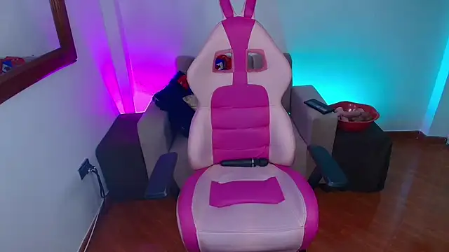 Pauilina online show from 03/18/25, 05:10