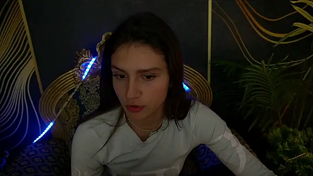 Snapshot of ValeryRoyale chatting on 02/04/25, 12:00 ValeryRoyale online show from 02/04/25, 12:00
