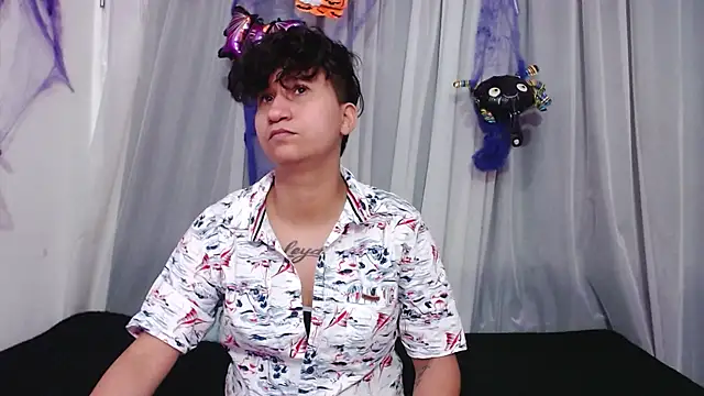 Snapshot of Im_Milan_Rs chatting on 10/26/25, 04:07 Im Milan Rs online show from 10/26/25, 04:07