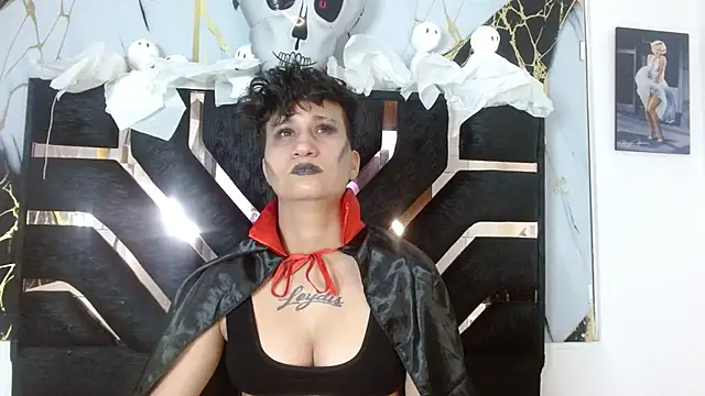 Snapshot of Im_Milan_Rs chatting on 10/28/25, 04:05 Im Milan Rs online show from 10/28/25, 04:05