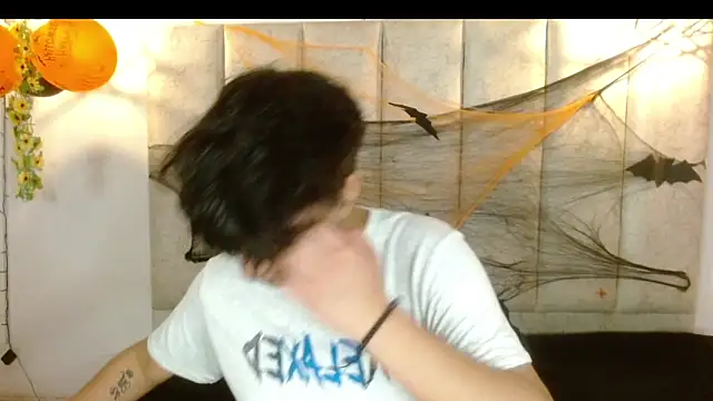 Snapshot of Im_Milan_Rs chatting on 10/29/25, 03:20 Im Milan Rs online show from 10/29/25, 03:20