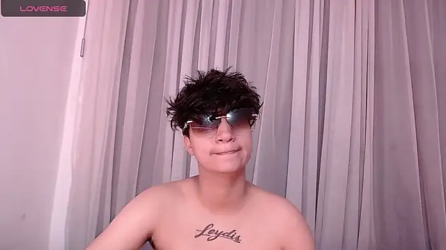 Snapshot of Im_Milan_Rs chatting on 11/13/25, 04:22 Im Milan Rs online show from 11/13/25, 04:22