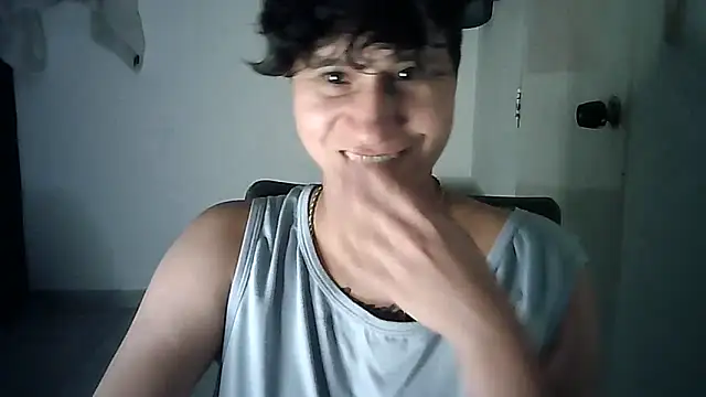 Snapshot of Im_Milan_Rs chatting on 11/16/25, 04:07 Im Milan Rs online show from 11/16/25, 04:07