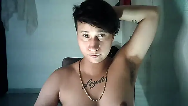 Snapshot of Im_Milan_Rs chatting on 11/17/25, 04:40 Im Milan Rs online show from 11/17/25, 04:40