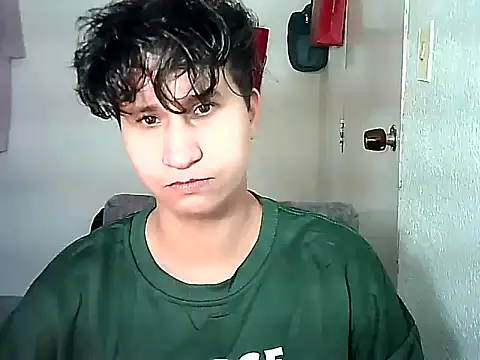 Snapshot of Im_Milan_Rs chatting on 11/20/25, 02:56 Im Milan Rs online show from 11/20/25, 02:56