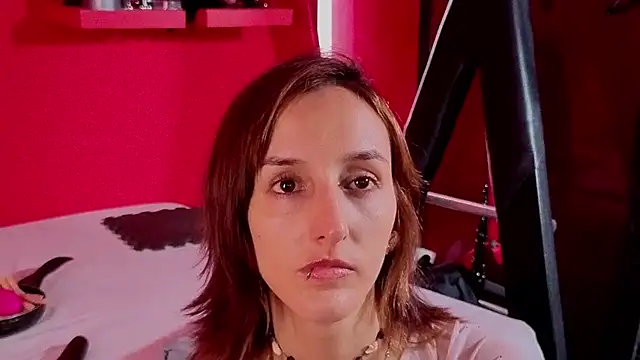 Snapshot of Ambar_Roux_ chatting on 09/12/25, 01:33 Ambar Roux online show from 09/12/25, 01:33