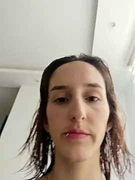 Ambar Roux  online show from 11/13/25, 03:22