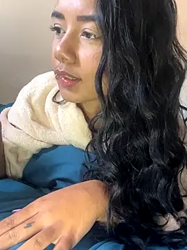 Snapshot of _Luana chatting on 12/02/24, 12:51  Luana online show from 12/02/24, 12:51