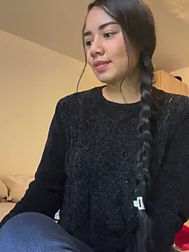 Snapshot of _Luana chatting on 12/27/24, 09:17  Luana online show from 12/27/24, 09:17