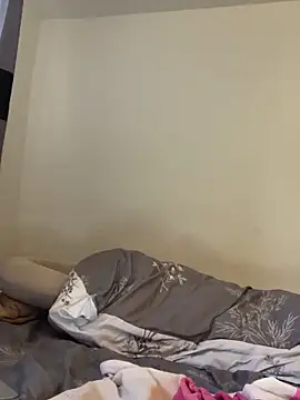 Snapshot of _Luana chatting on 01/03/25, 02:40  Luana online show from 01/03/25, 02:40