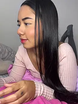 Snapshot of _Luana chatting on 01/22/25, 09:02  Luana online show from 01/22/25, 09:02