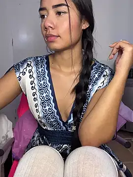 Snapshot of _Luana chatting on 01/30/25, 12:59  Luana online show from 01/30/25, 12:59