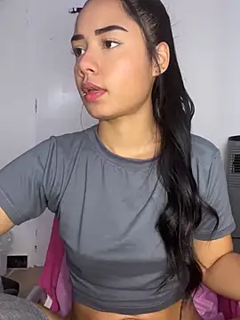 Snapshot of _Luana chatting on 02/07/25, 12:17  Luana online show from 02/07/25, 12:17