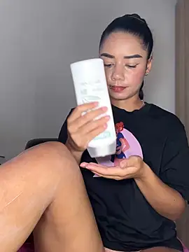 Snapshot of _Luana chatting on 09/09/25, 08:36  Luana online show from 09/09/25, 08:36