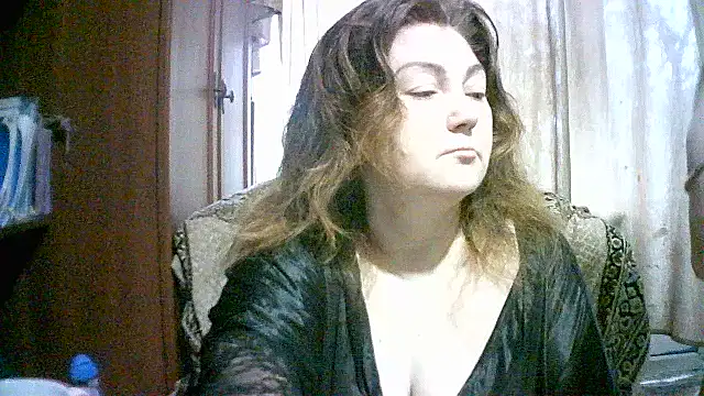 Madame-Butterfly online show from 10/13/25, 02:00