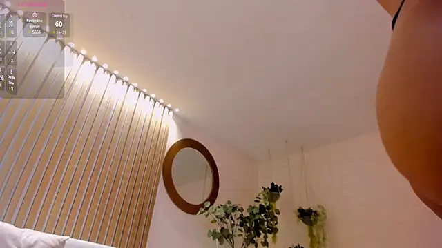 Snapshot of ValeriaRoldanX chatting on 03/22/25, 06:43 ValeriaRoldanX online show from 03/22/25, 06:43