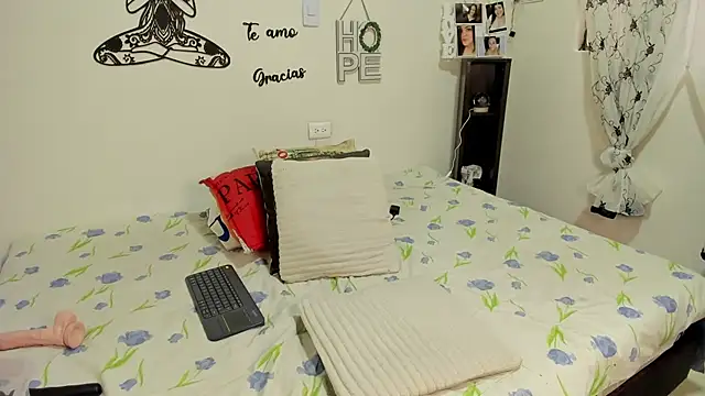 Snapshot of barbaara__ chatting on 10/20/25, 03:12 barbaara online show from 10/20/25, 03:12