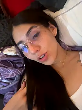 StaceyJones1 online show from 11/22/25, 04:17