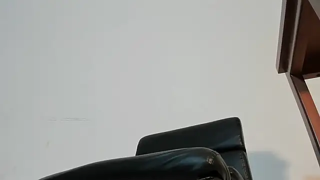 Snapshot of miss_adharaa_ chatting on 01/29/25, 04:36 miss adharaa online show from 01/29/25, 04:36