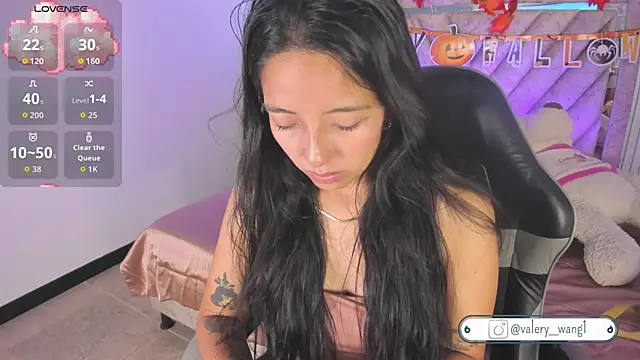 Valery wang online show from 10/29/25, 11:56