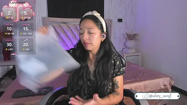 Valery wang online show from 11/06/25, 11:44