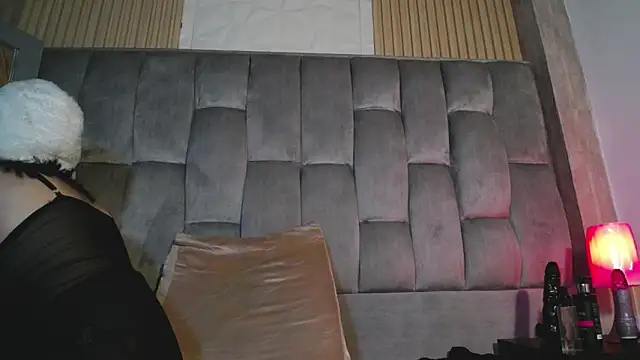 Snapshot of kittyhouse_hs chatting on 02/12/25, 06:08 kittyhouse hs online show from 02/12/25, 06:08