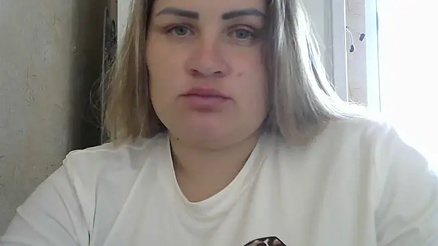 Snapshot of Honeydew-Waves chatting on 09/15/25, 06:02 Honeydew-Waves online show from 09/15/25, 06:02
