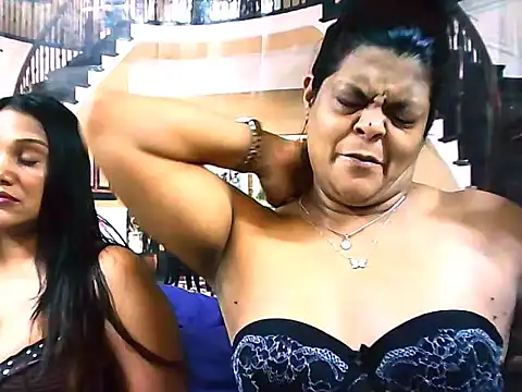 indianCherryPie online show from 10/13/25, 06:02