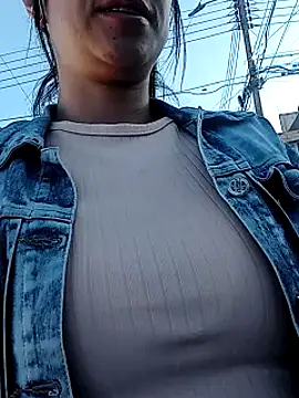 Snapshot of VALERY-03_ chatting on 12/20/24, 12:38 VALERY-03 online show from 12/20/24, 12:38
