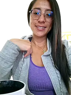 Snapshot of VALERY-03_ chatting on 01/21/25, 12:29 VALERY-03 online show from 01/21/25, 12:29