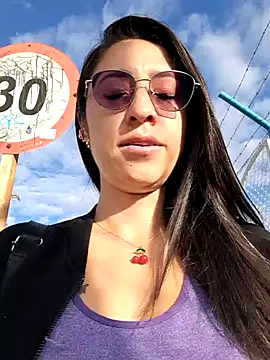 Snapshot of VALERY-03_ chatting on 01/29/25, 12:24 VALERY-03 online show from 01/29/25, 12:24