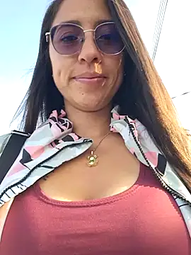 Snapshot of VALERY-03_ chatting on 02/18/25, 12:17 VALERY-03 online show from 02/18/25, 12:17